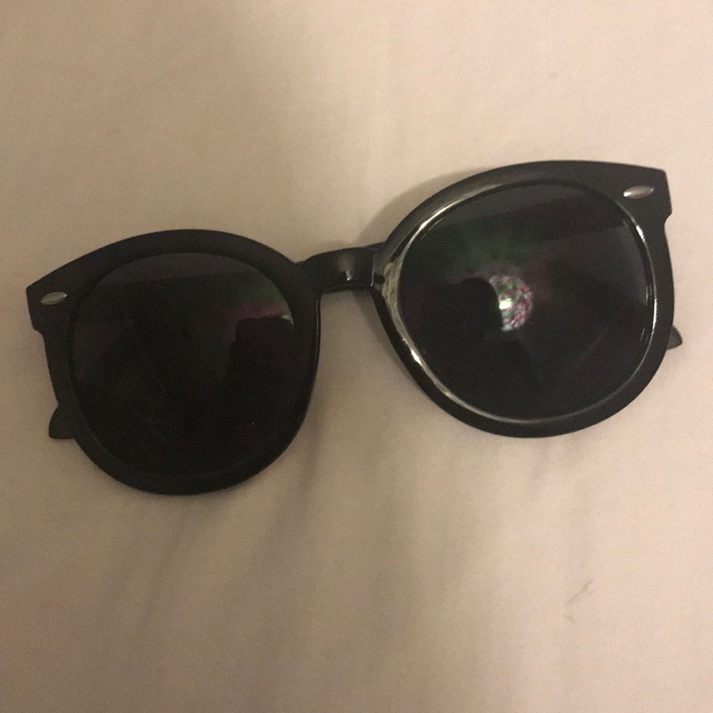 never worn sunnies